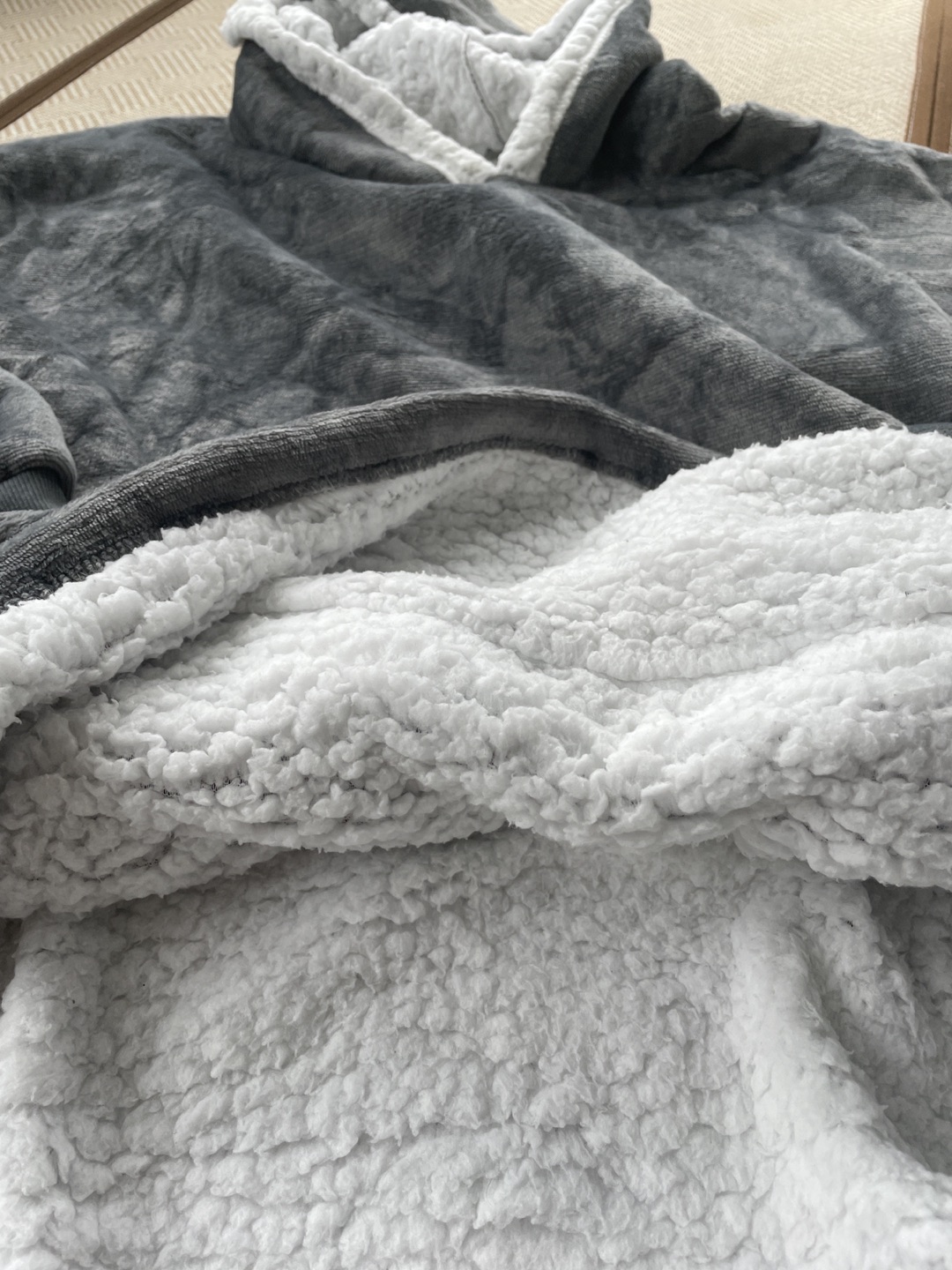 Oversize hooded blanket - photo 2