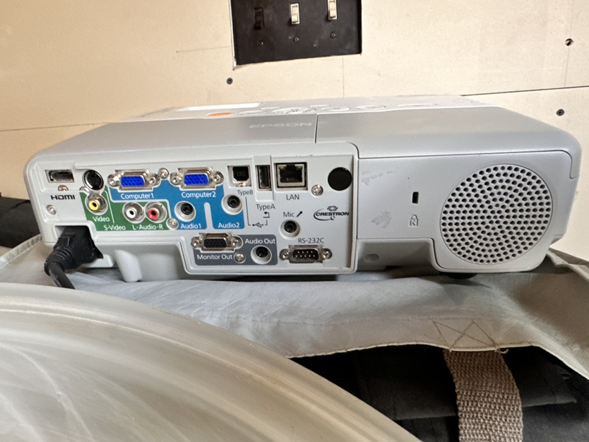 Epson projector pls read description - photo 4