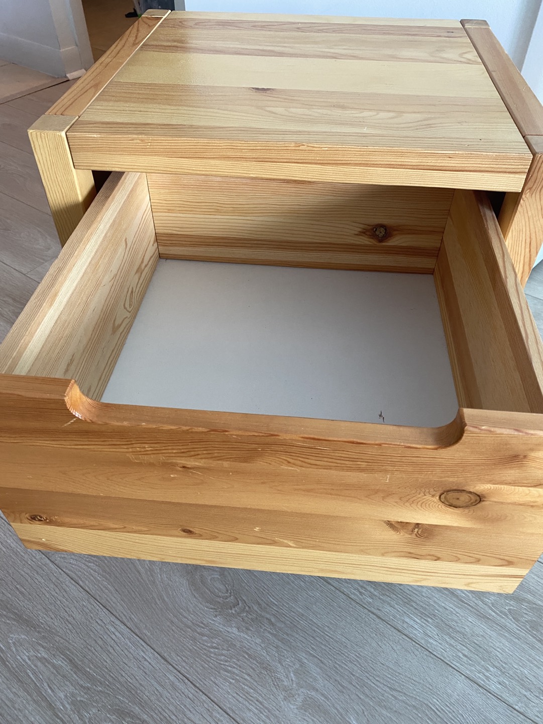 Ikea night stand / side table - photo 2
