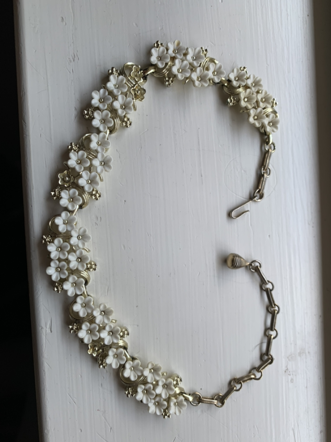 Pretty flowers necklace thumbnail