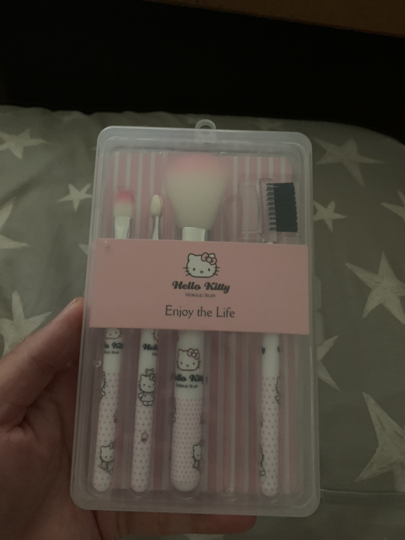 HelloKitty make up kit thumbnail