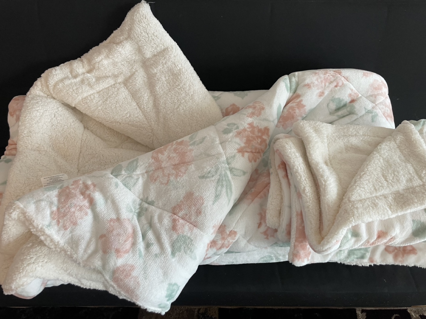 3 pc Mink Comforter and Sham NEW - photo 3