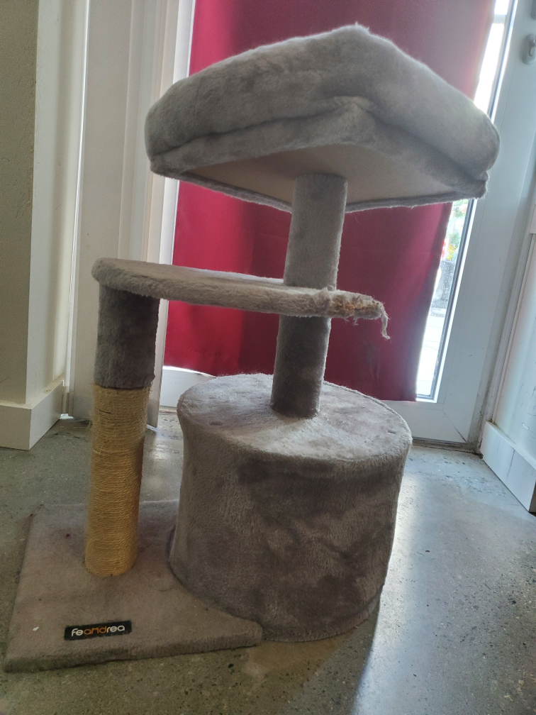 cat tree - photo 2
