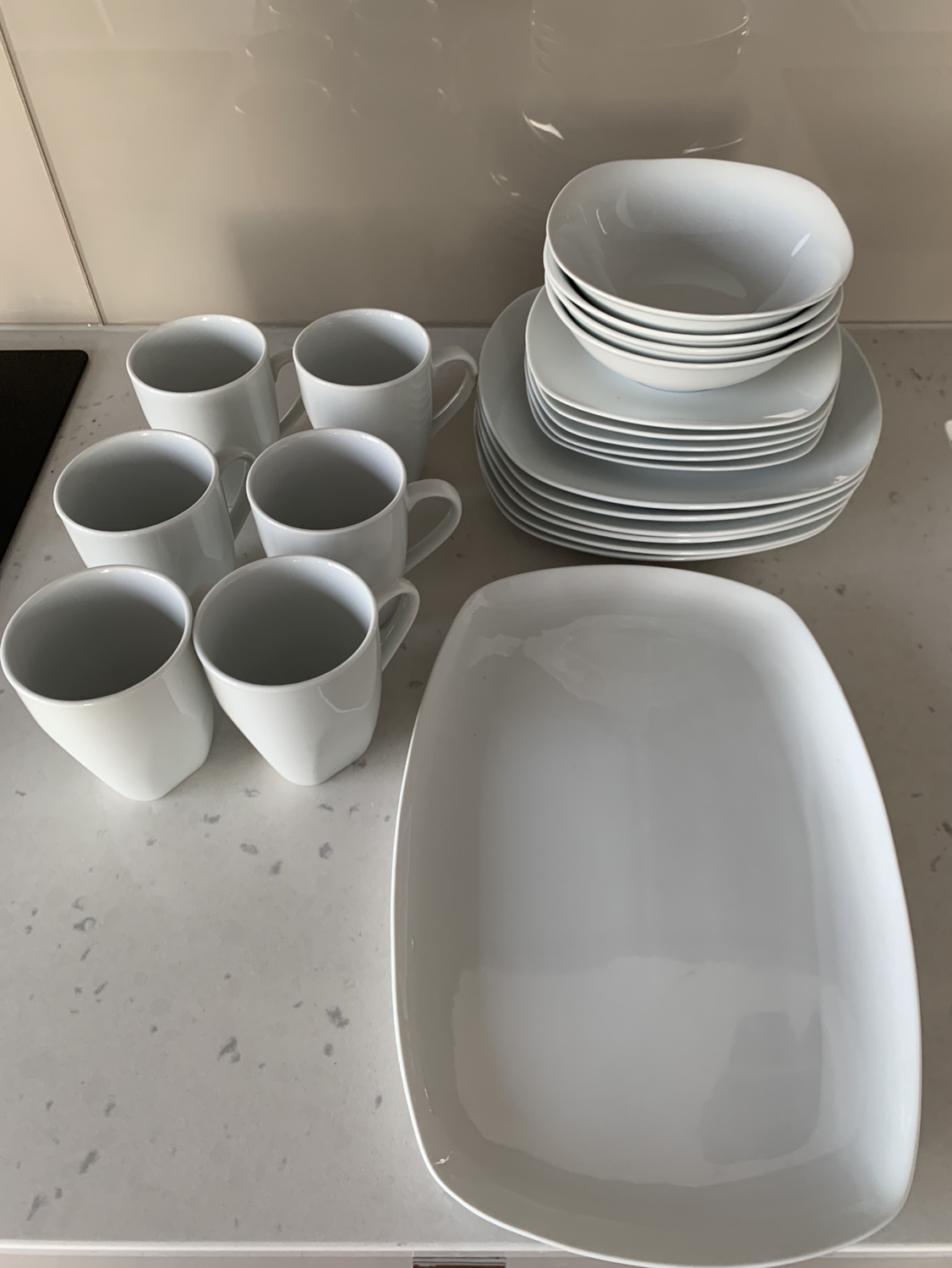 Dinnerware Set thumbnail