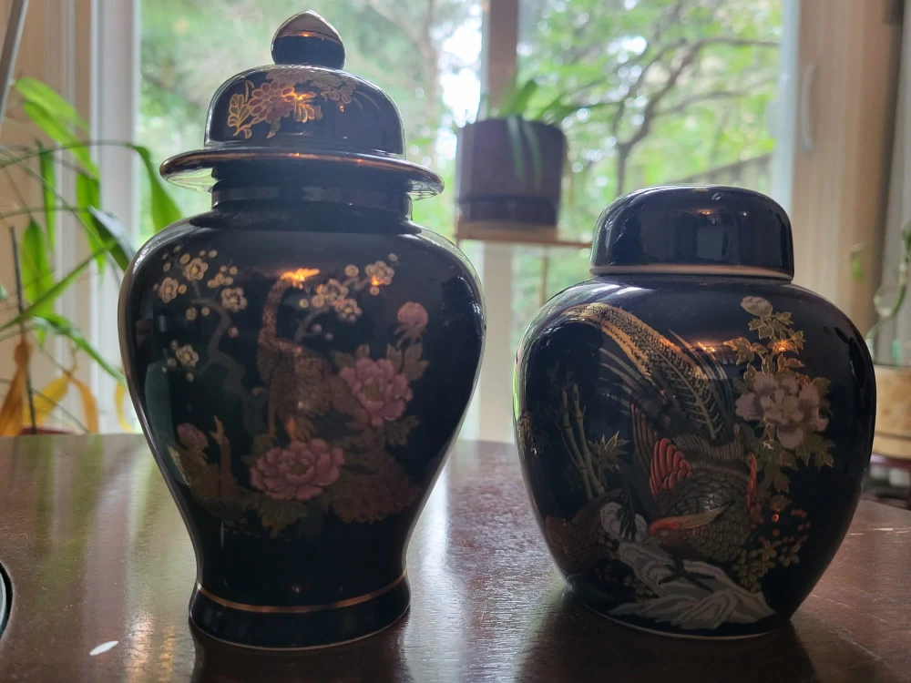 Vintage Japanese Vase thumbnail