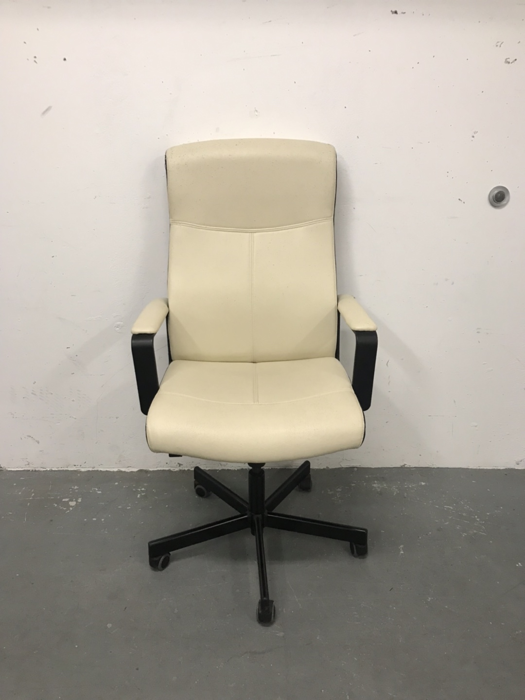 Cream Leather High Quality Office Computer Chair Comfy Supportab