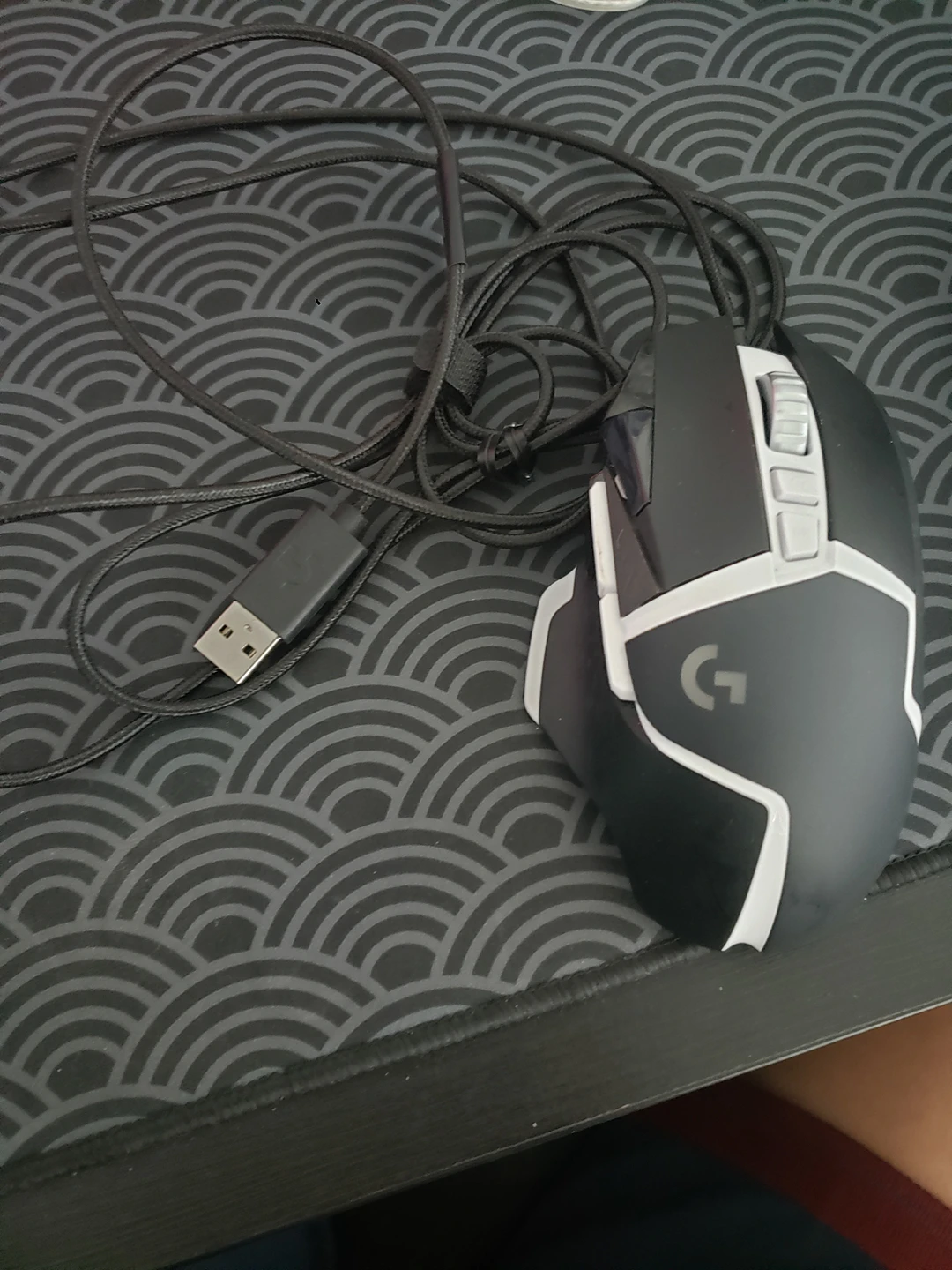 Logitech G502 thumbnail