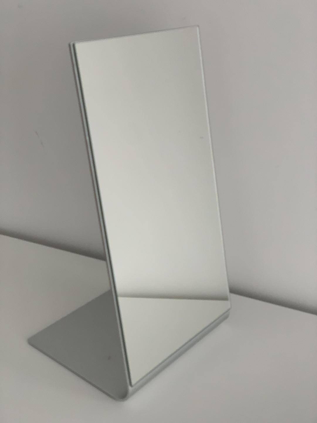 Mirror thumbnail