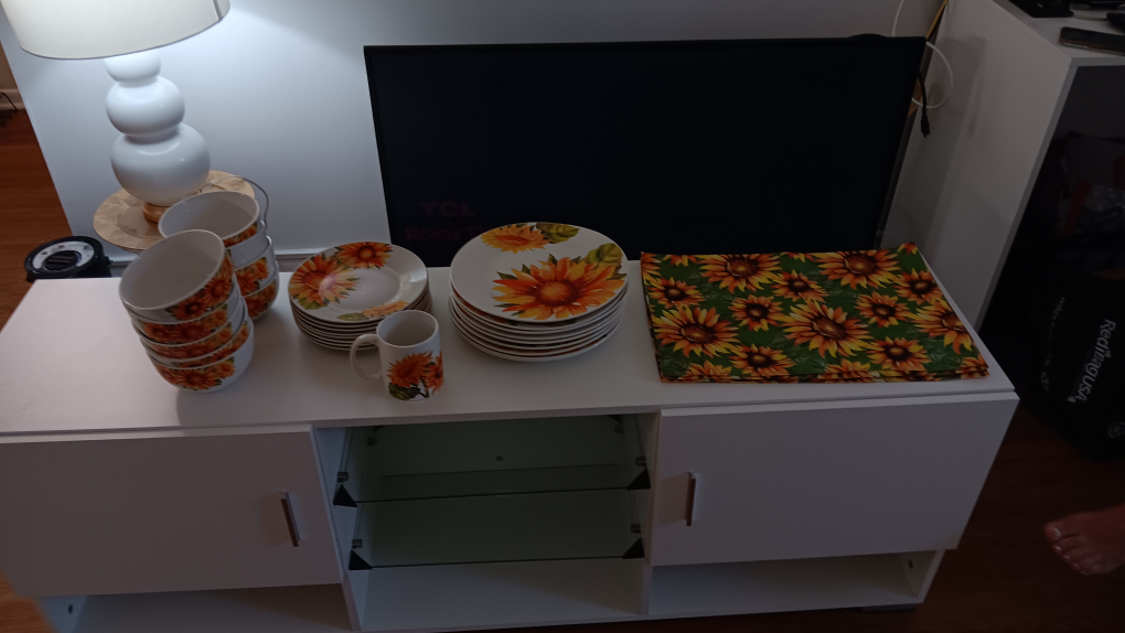 set of plates and bowls and place mats - photo 3