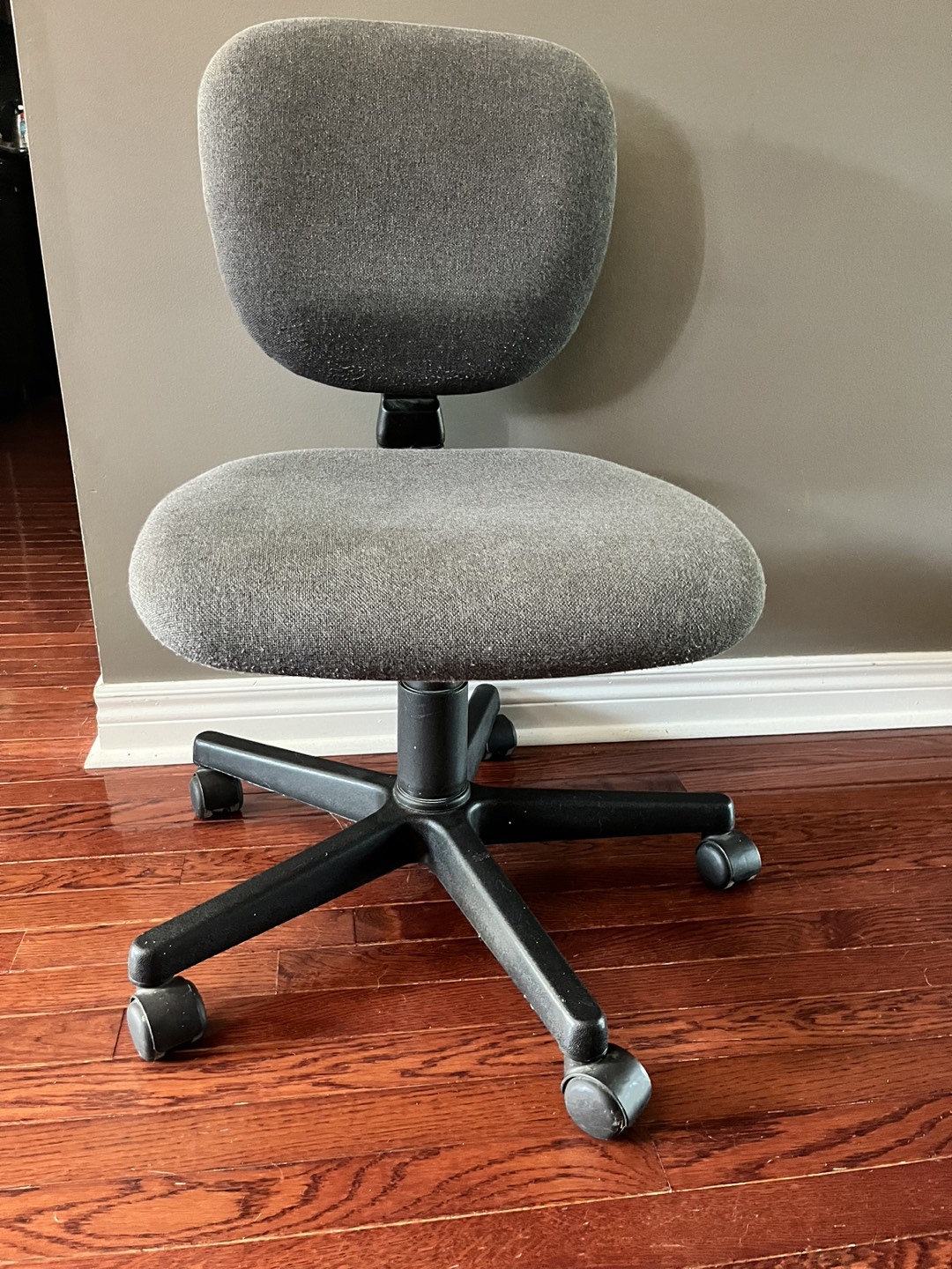 Adjustable Height Swivel Desk Chair - photo 2