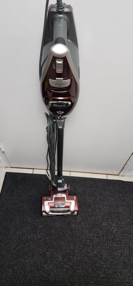 Shark Rocket Vaccum. Ultra light. Deluxe Pro Corded StickVaccum - photo 2