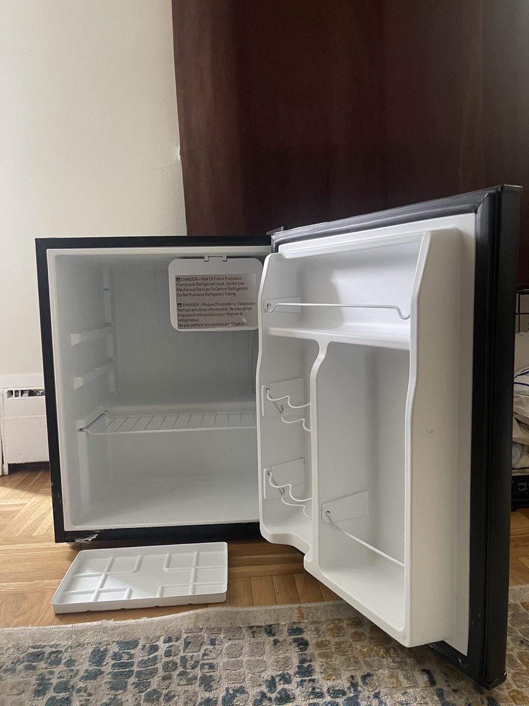 Mini fridge (Whirlpool) - photo 2