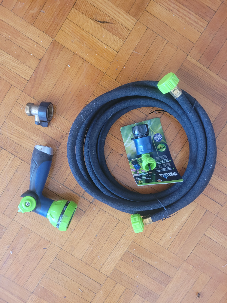 #Freecycle Garden hose nozzle & accessories thumbnail
