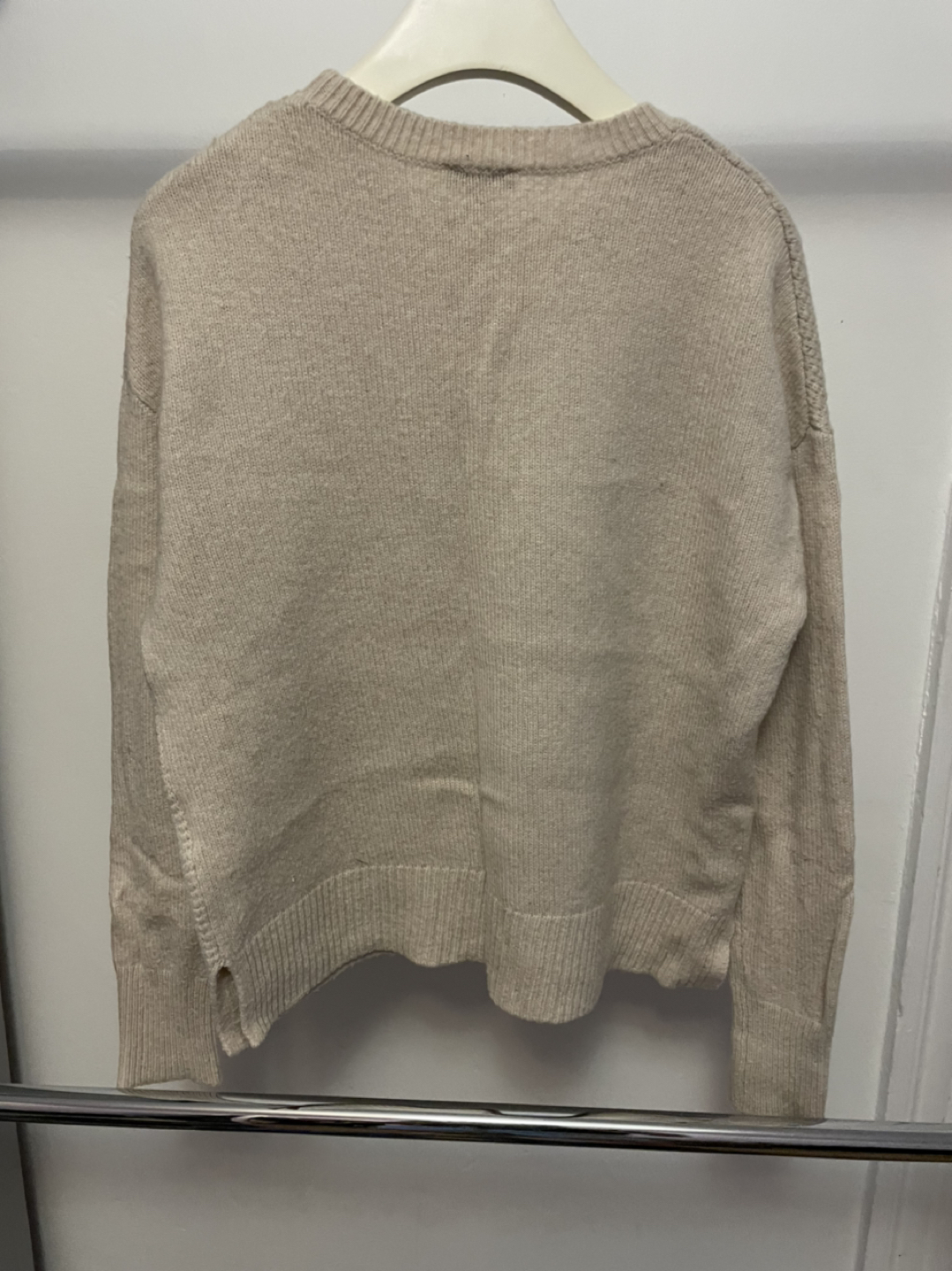 Beige wool sweater - photo 2