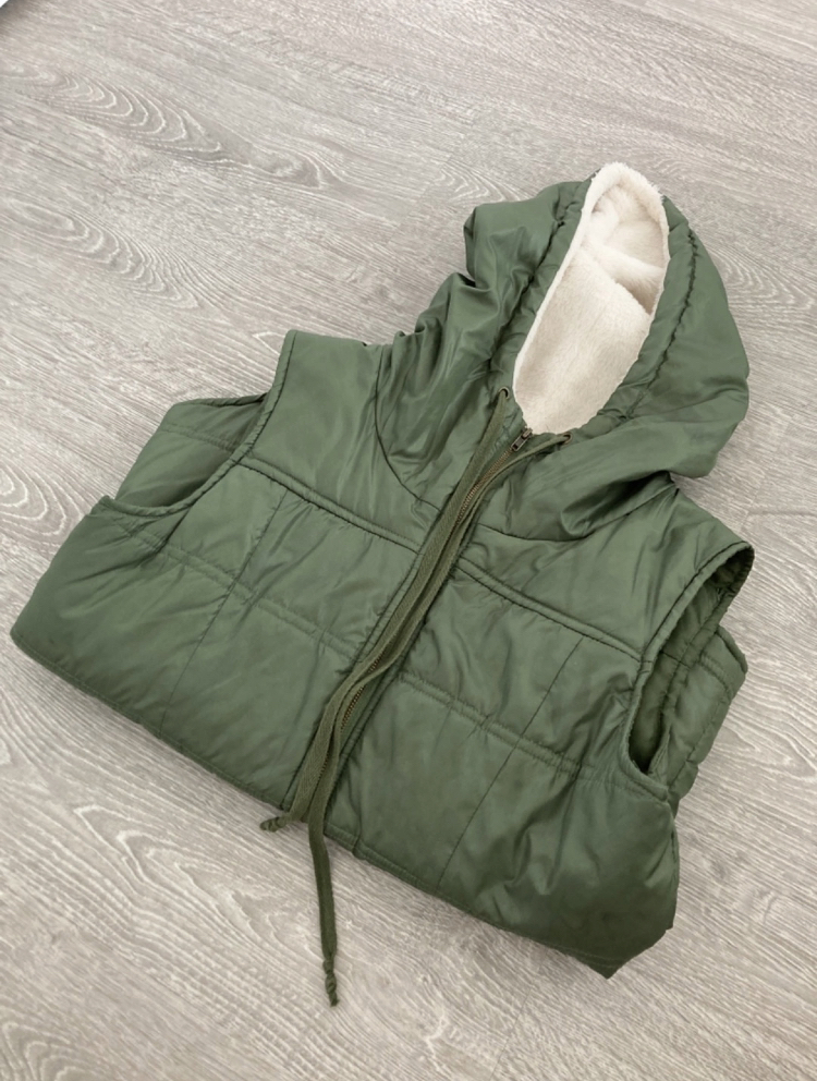 Green Vest | Closet Decluttering ✨ thumbnail