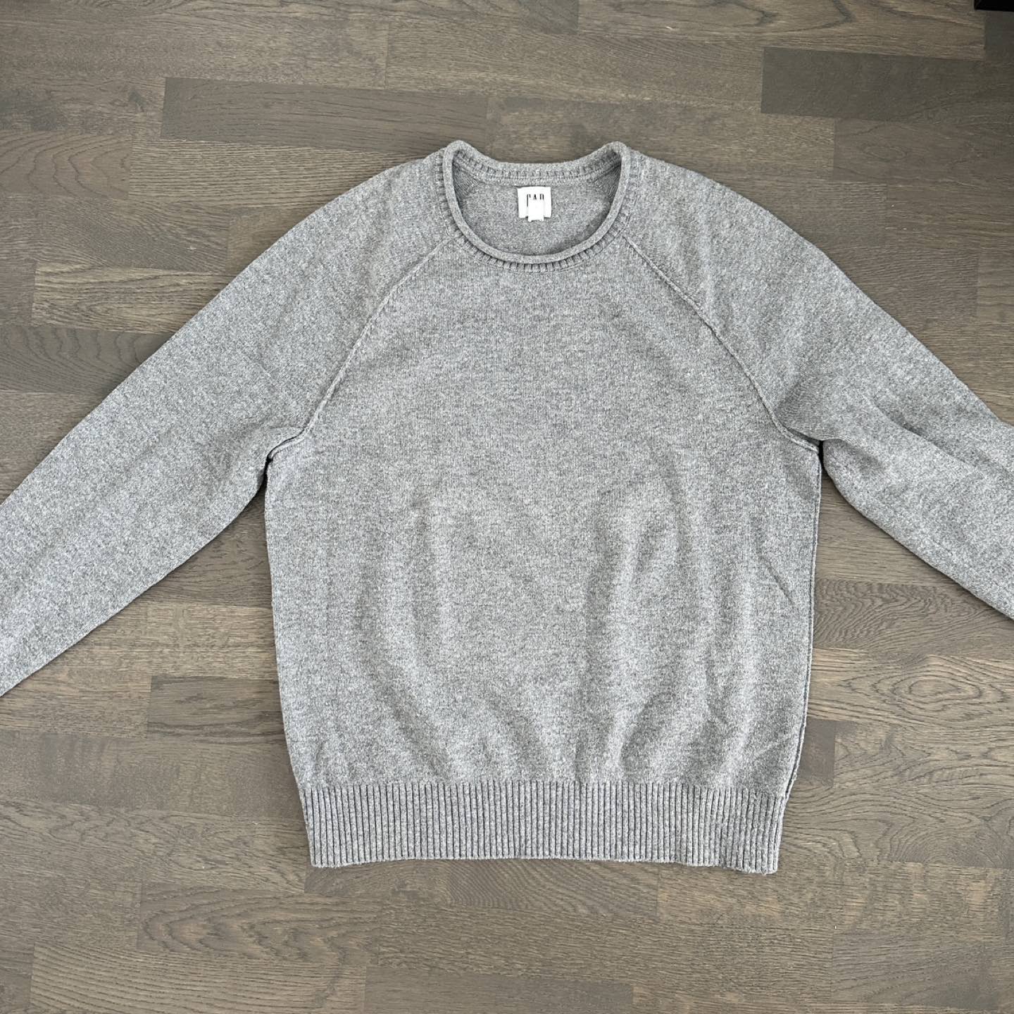 GAP Grey Men’s Wool Sweater thumbnail