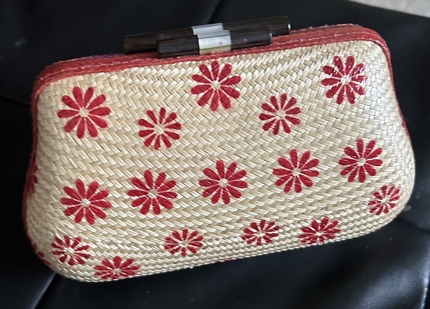 #freecycle Women’s straw flower purse. thumbnail