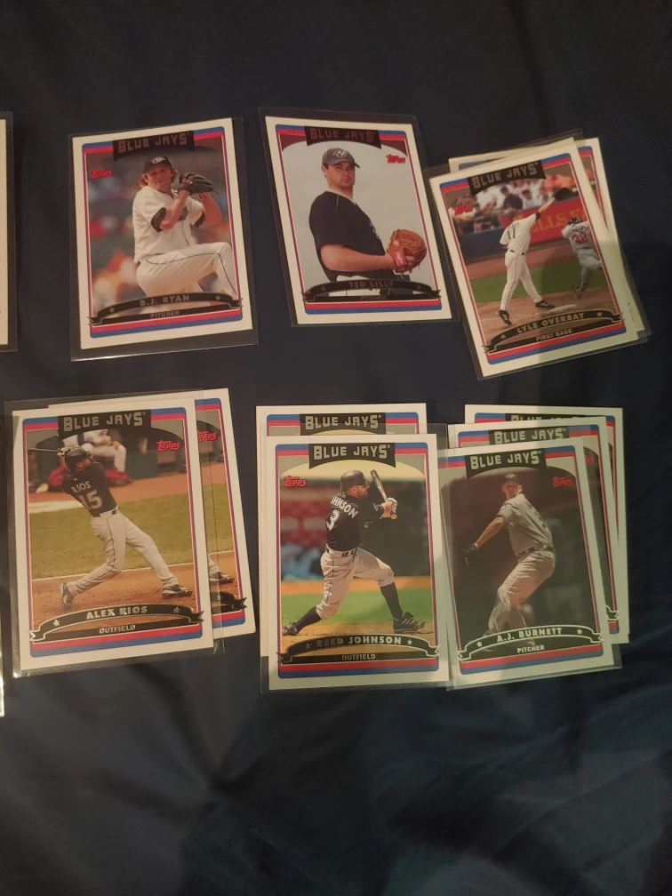 Assorted Baseball Cards - photo 3
