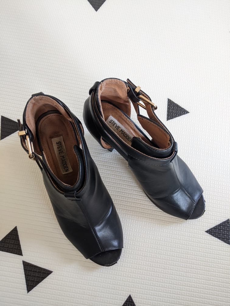 Steve Madden Peek-a-boo Heeled Ankle Boots image indicator(6)