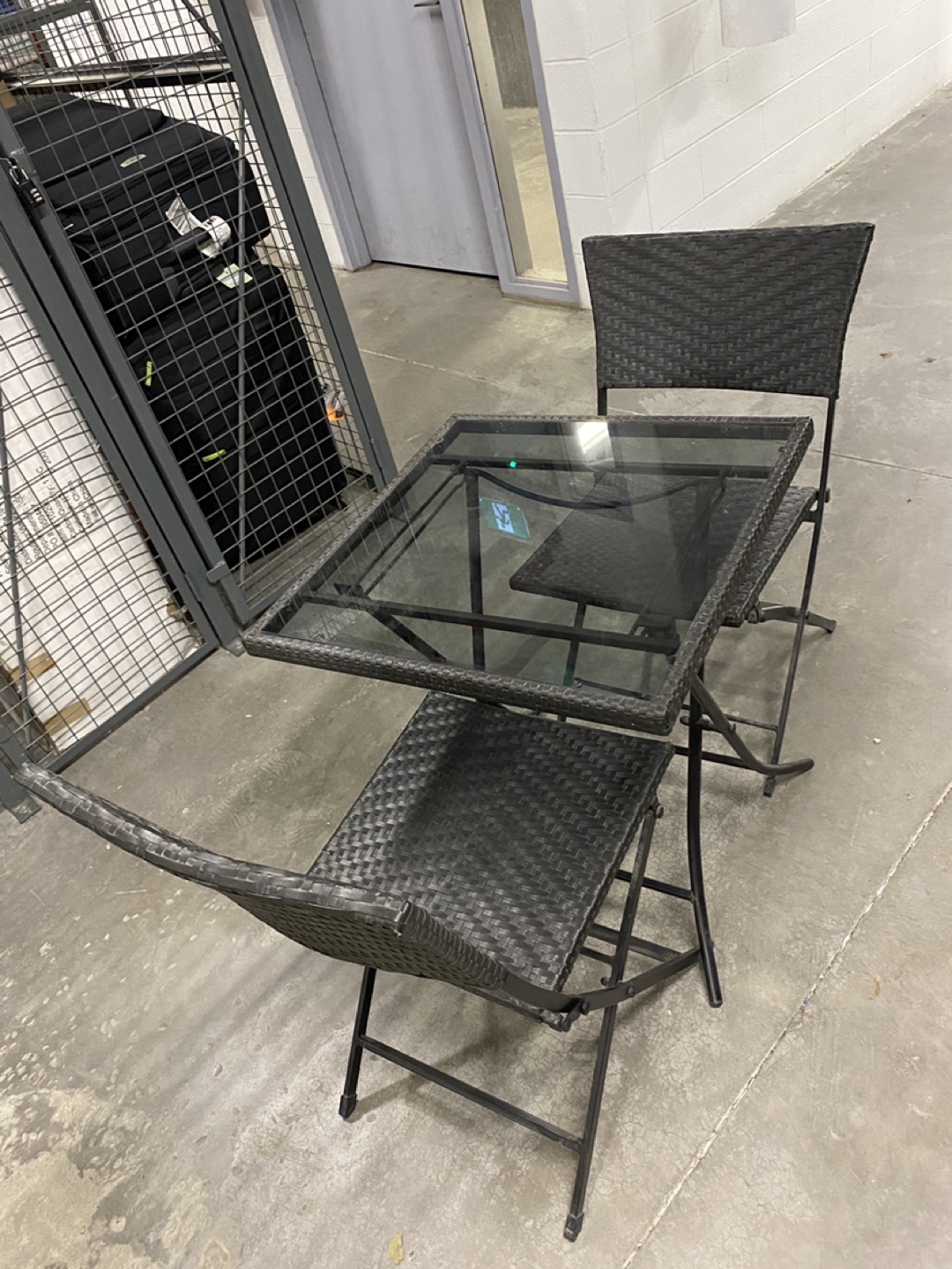 Outdoor table and chair set