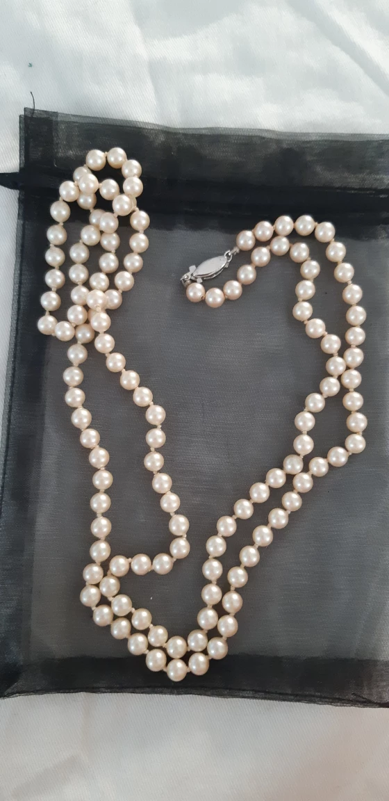Pearl necklace thumbnail