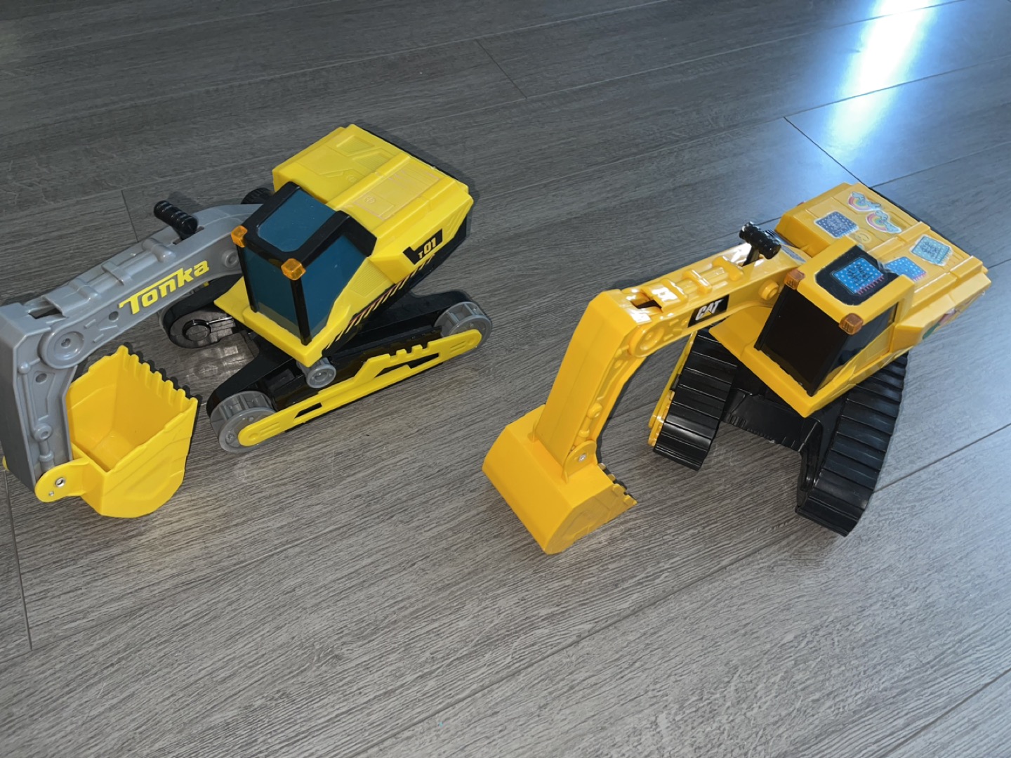 Kids toy tanks thumbnail