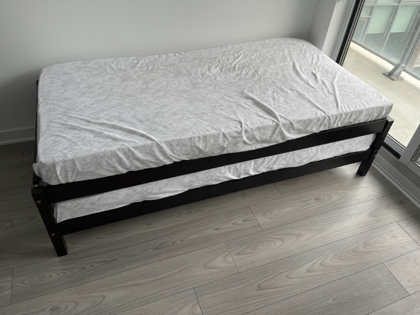 Stackable twin beds with foam mattresses
