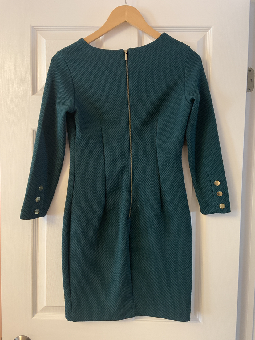 Green textured dress image indicator(2)