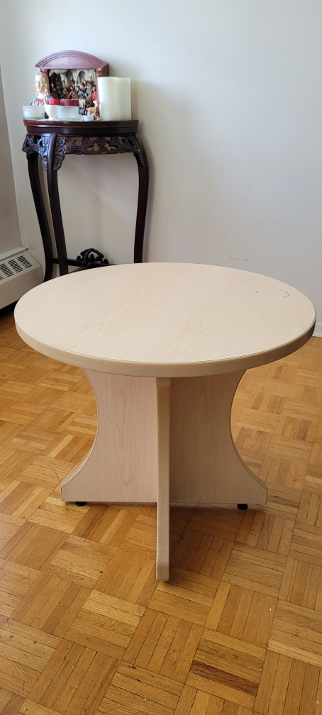 Accent table