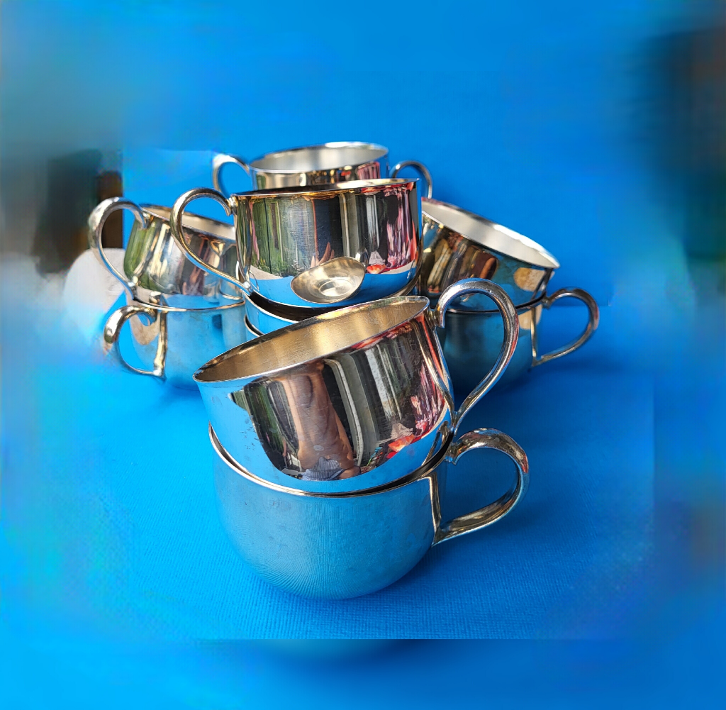 Vintage ONEIDA 12 Silver Plate Punch Cups