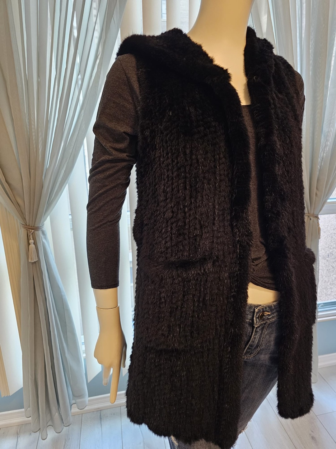 Knitted Mink Black Vest image indicator(5)