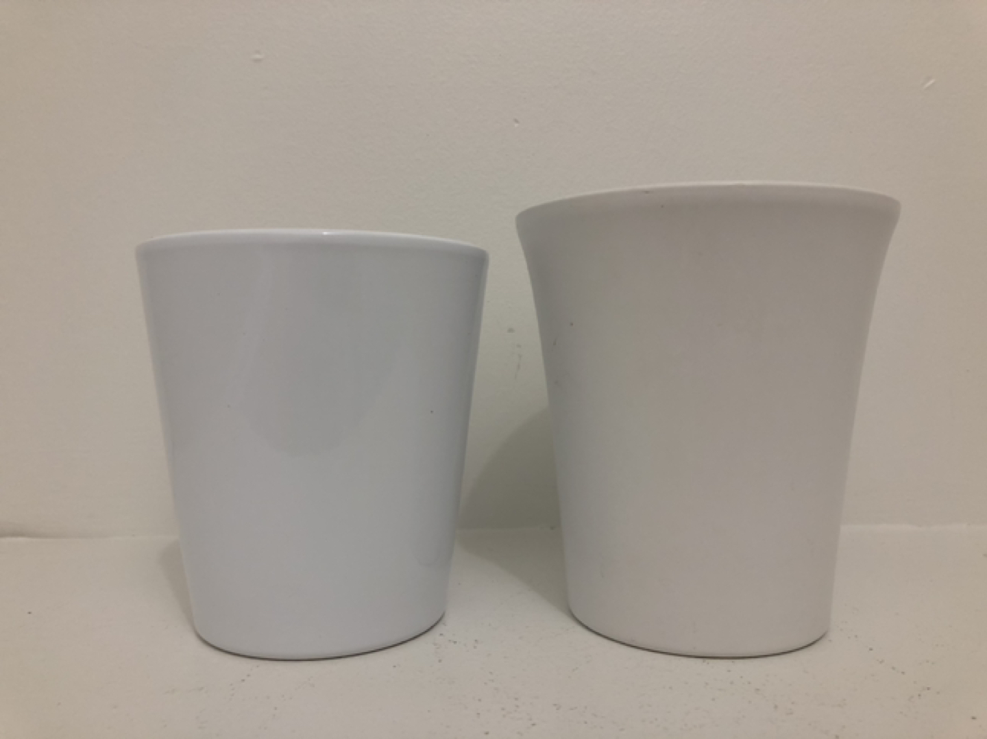 4 various white pots made in Canada and Germany@downtown image indicator(2)