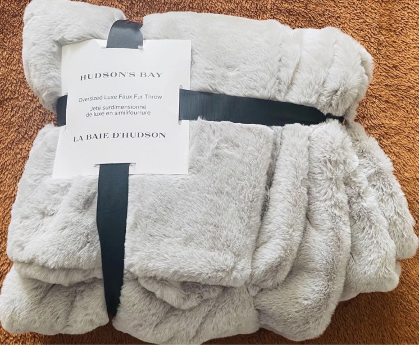 FUR THROW/ BLANKET thumbnail