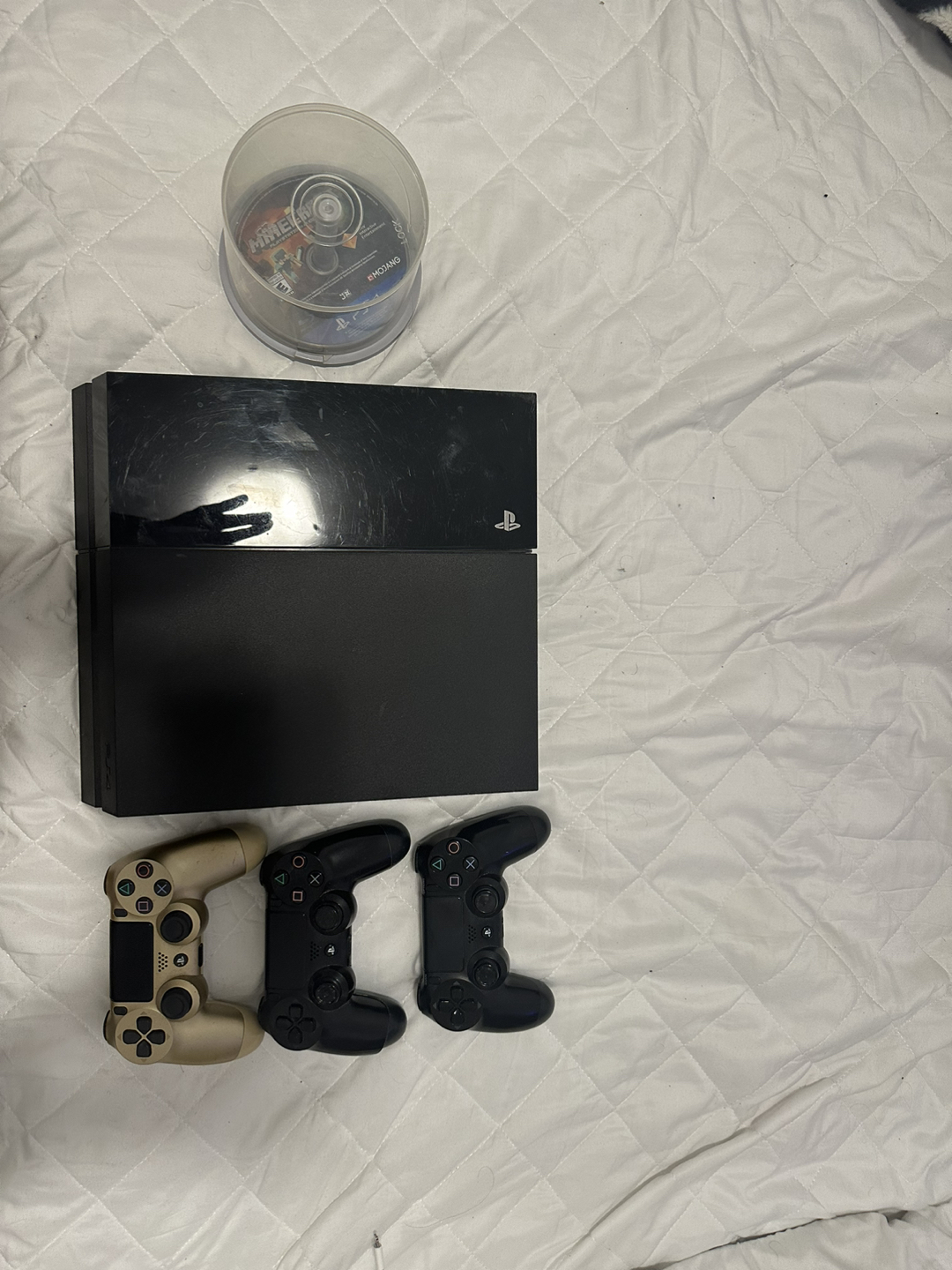 Ps4 with controller and games