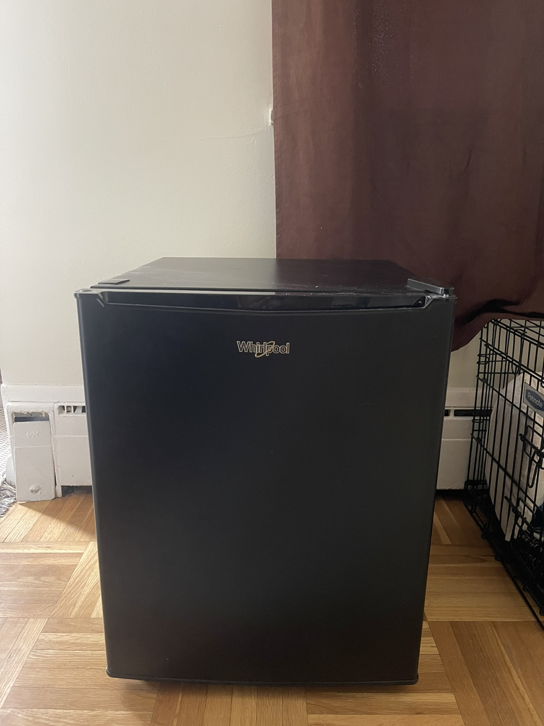 Mini fridge (Whirlpool)