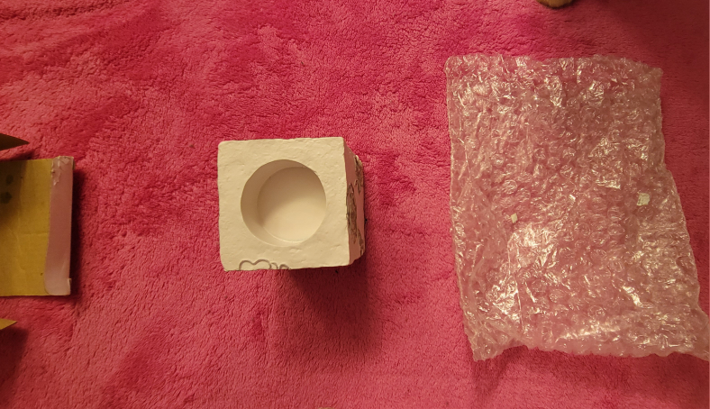 BNIB "LOVE" TEALIGHT  HOLDER  image indicator(2)