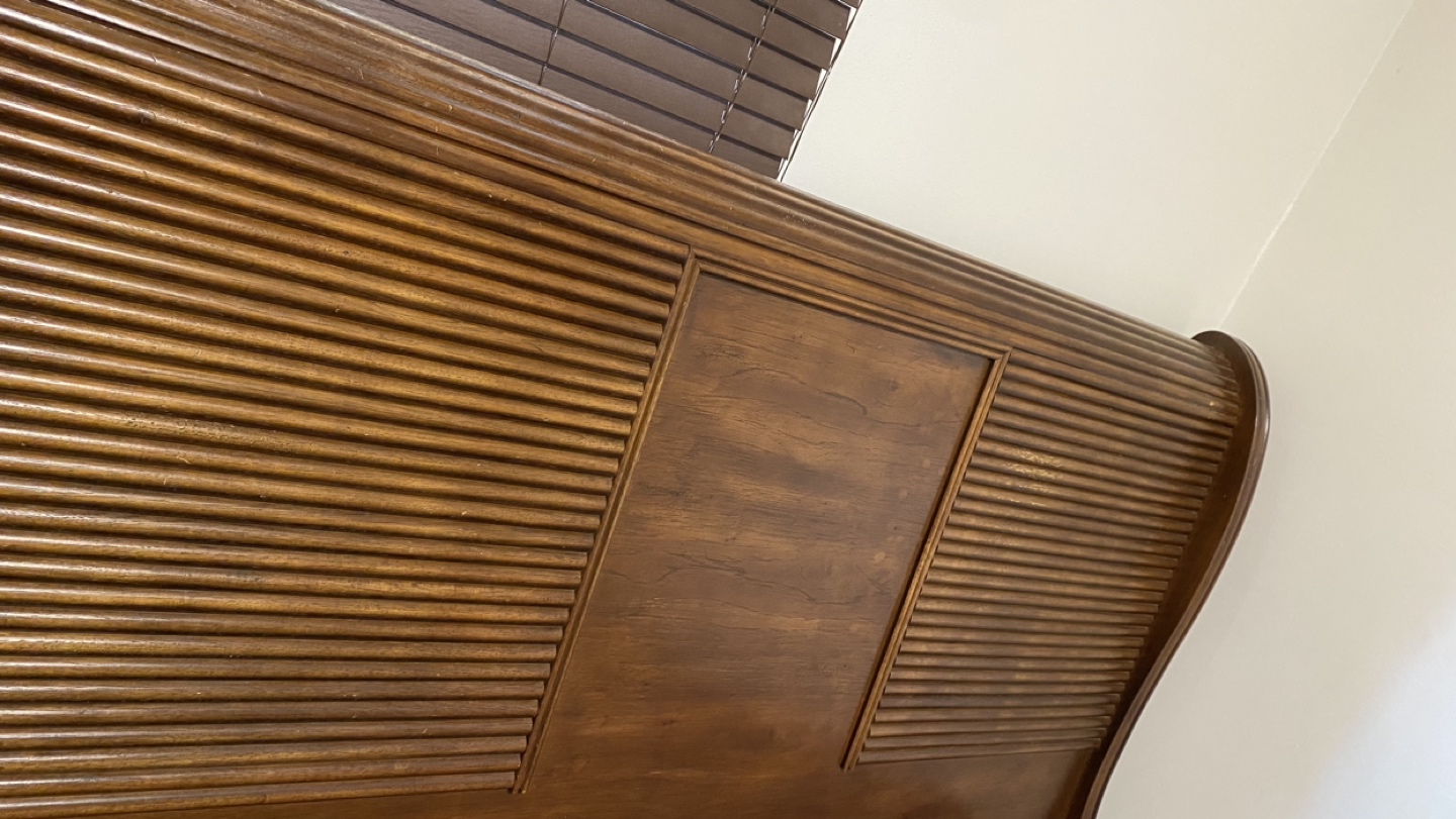 Queen bed frame - photo 2