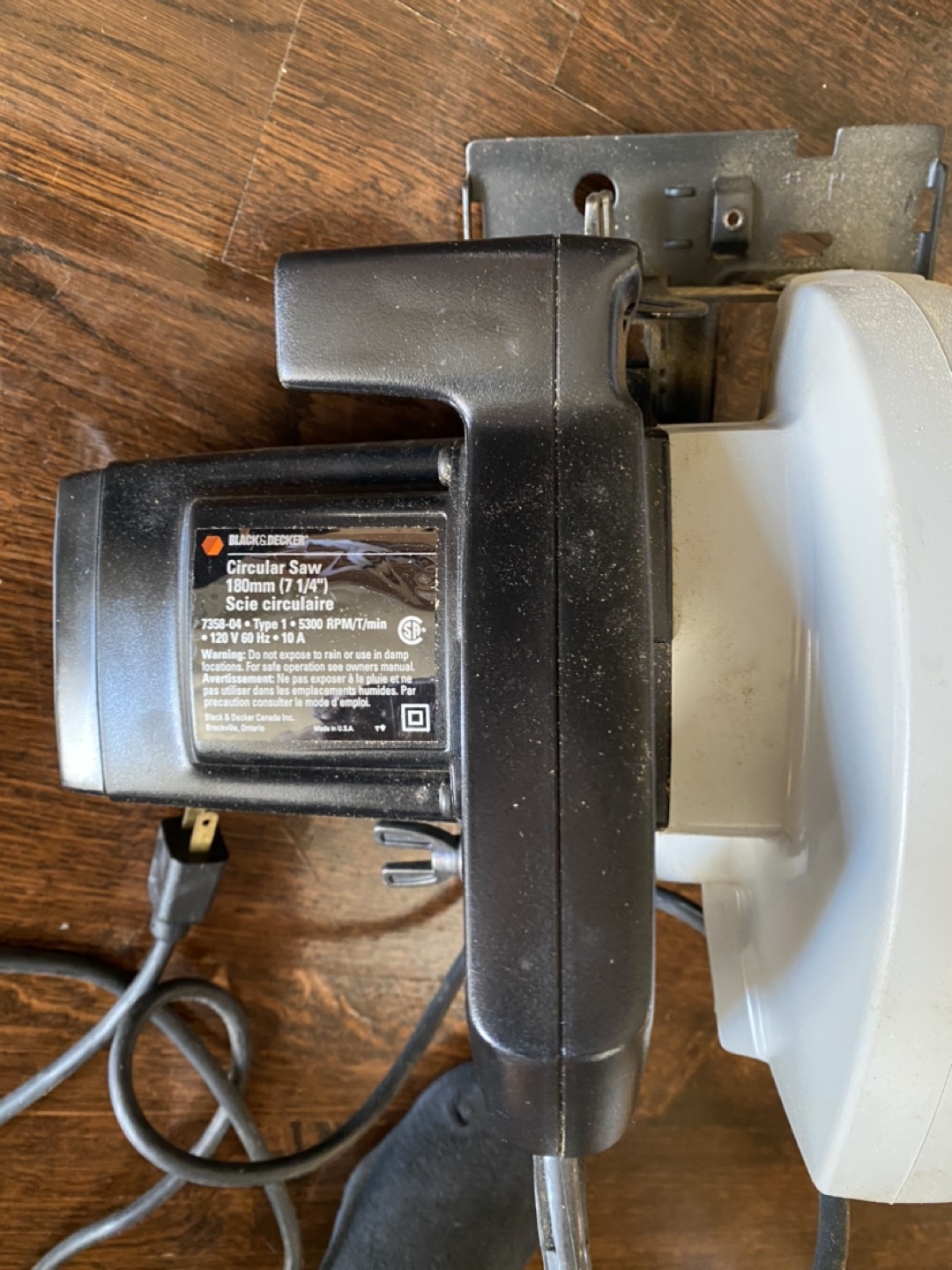 Circular Saw B&D 10 amps, extra blades, toolbox included image indicator(5)