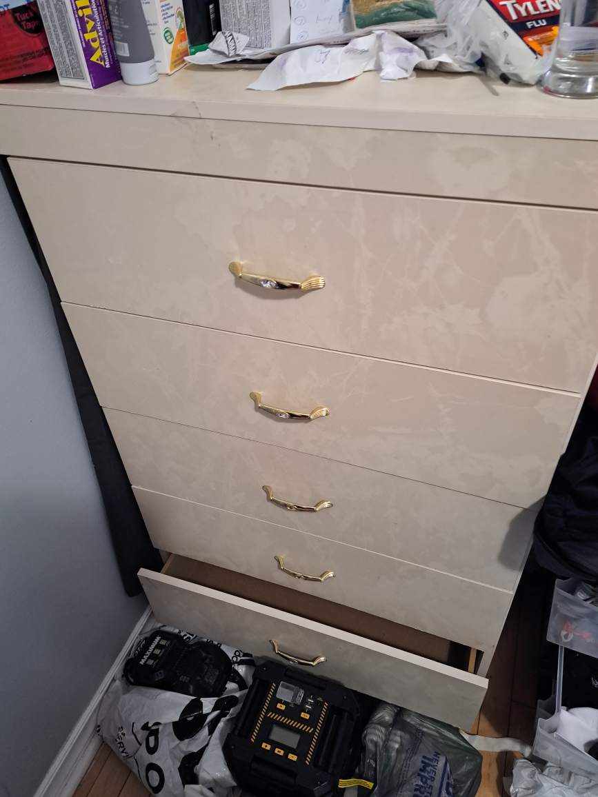 garage sale!  chest of drawers - photo 2
