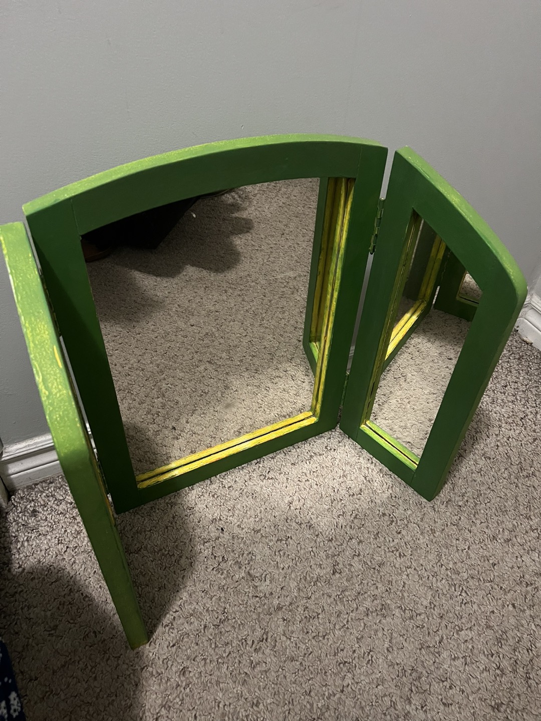 Small mirror thumbnail