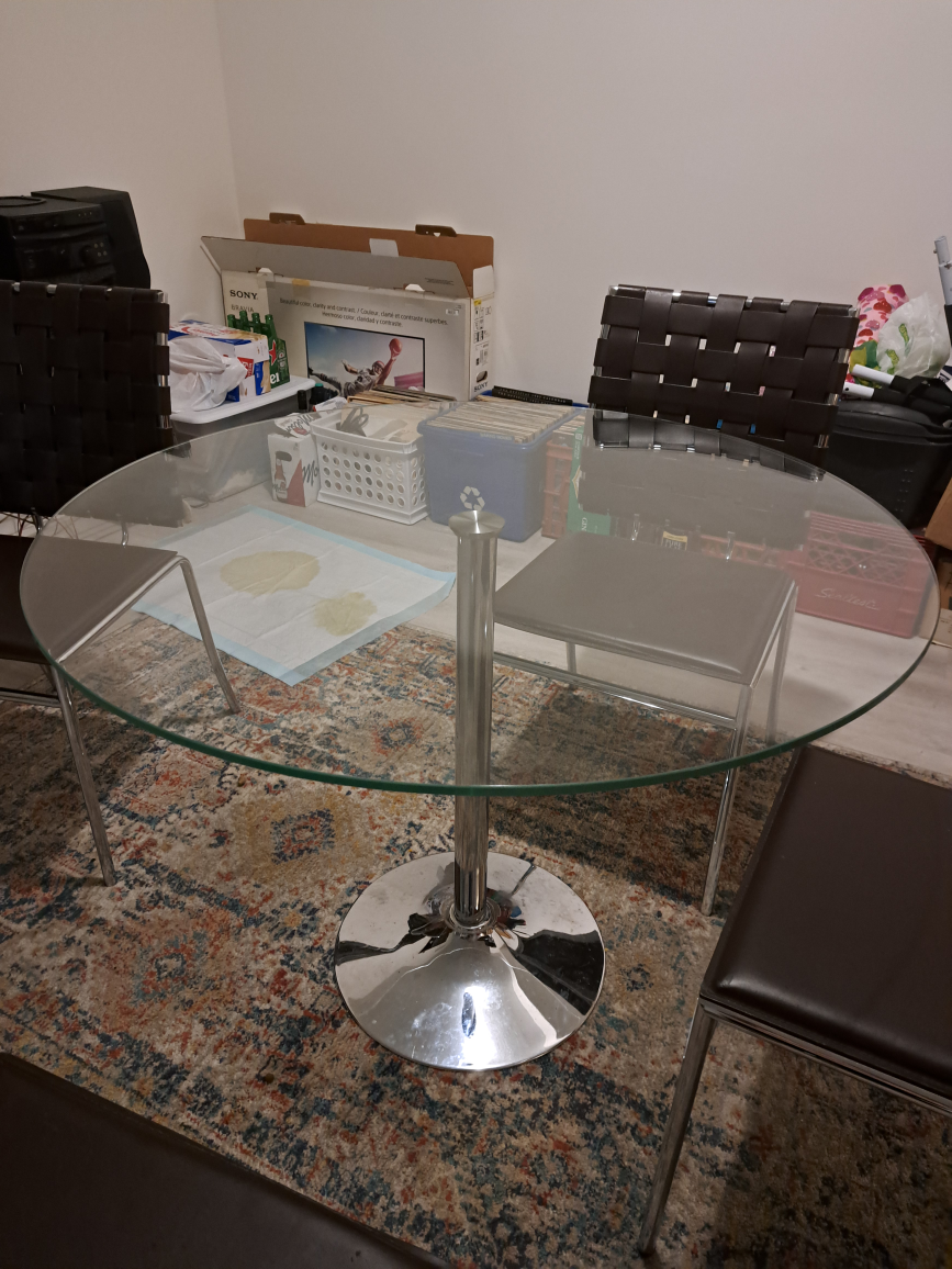 Beautiful dining room table and 4 chairs - photo 2
