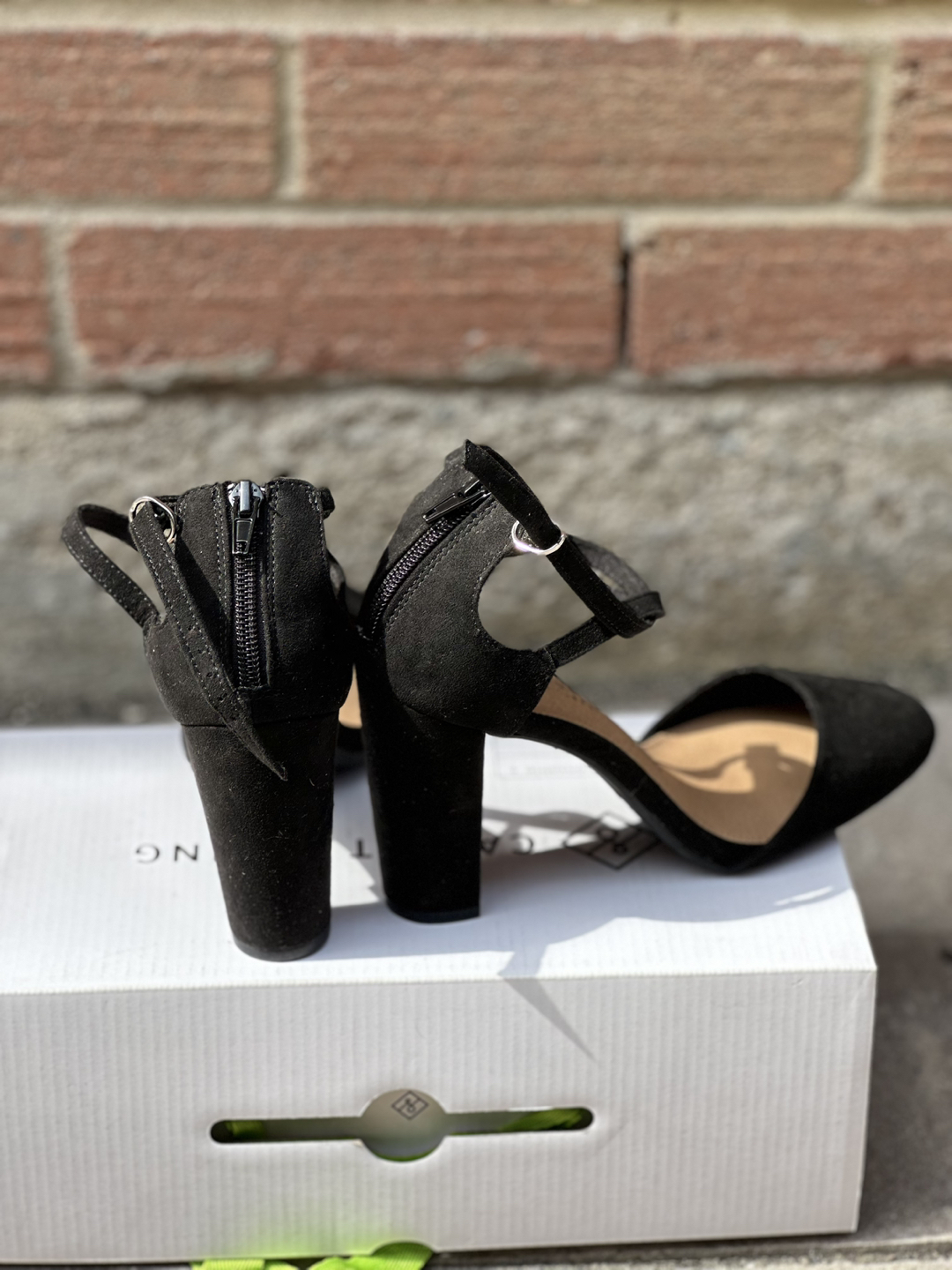 Women’s black sandals - photo 3