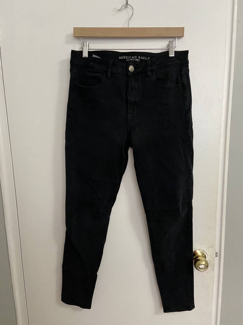 American Eagle Black Hi-Rise Jegging - Size 8 thumbnail