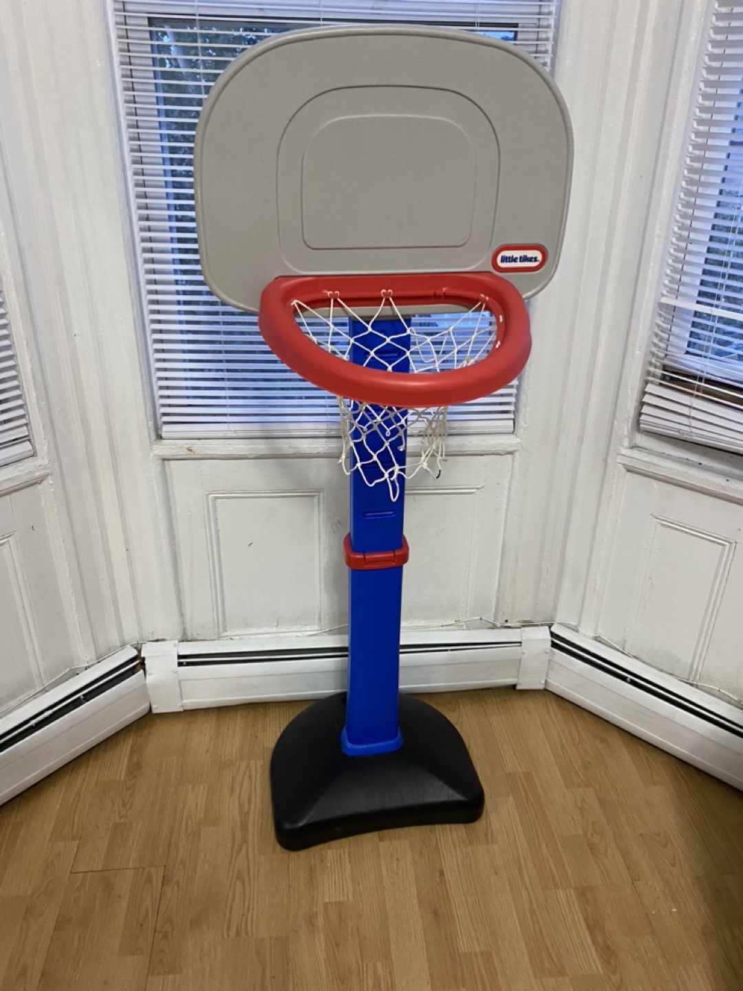 Little tikes basketball basket for kids