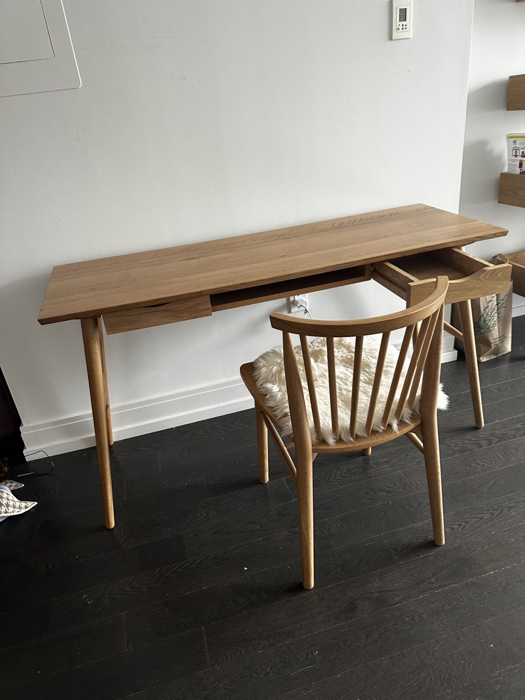 Article- Solid Oak desk with solid Oak Chair (like new) - photo 2