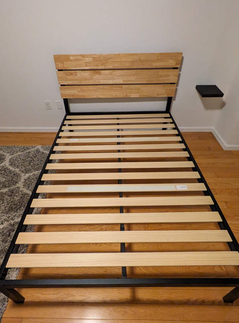 Excellent Condition Full Size Bedframe - photo 2
