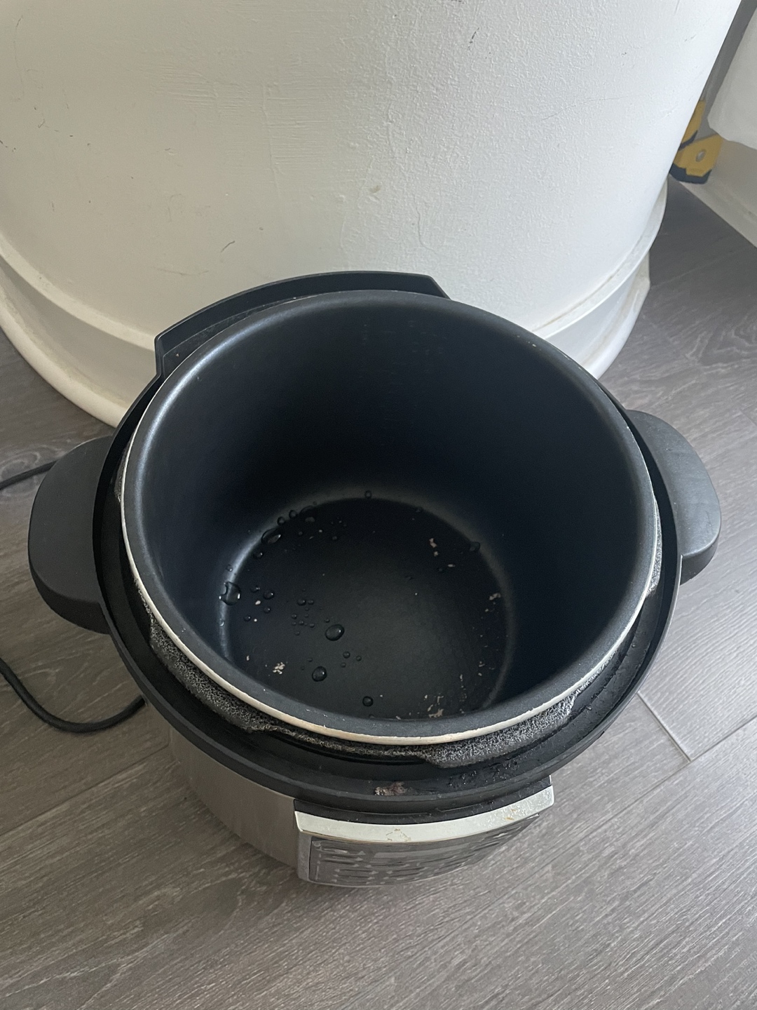 Starfrit Electric Pressure Cooker 6L - photo 2