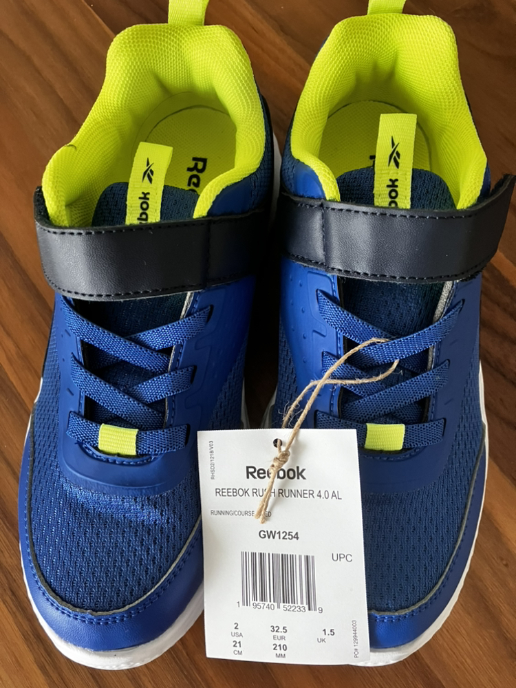 BNWT Reebok Size 2Y Running Shoes