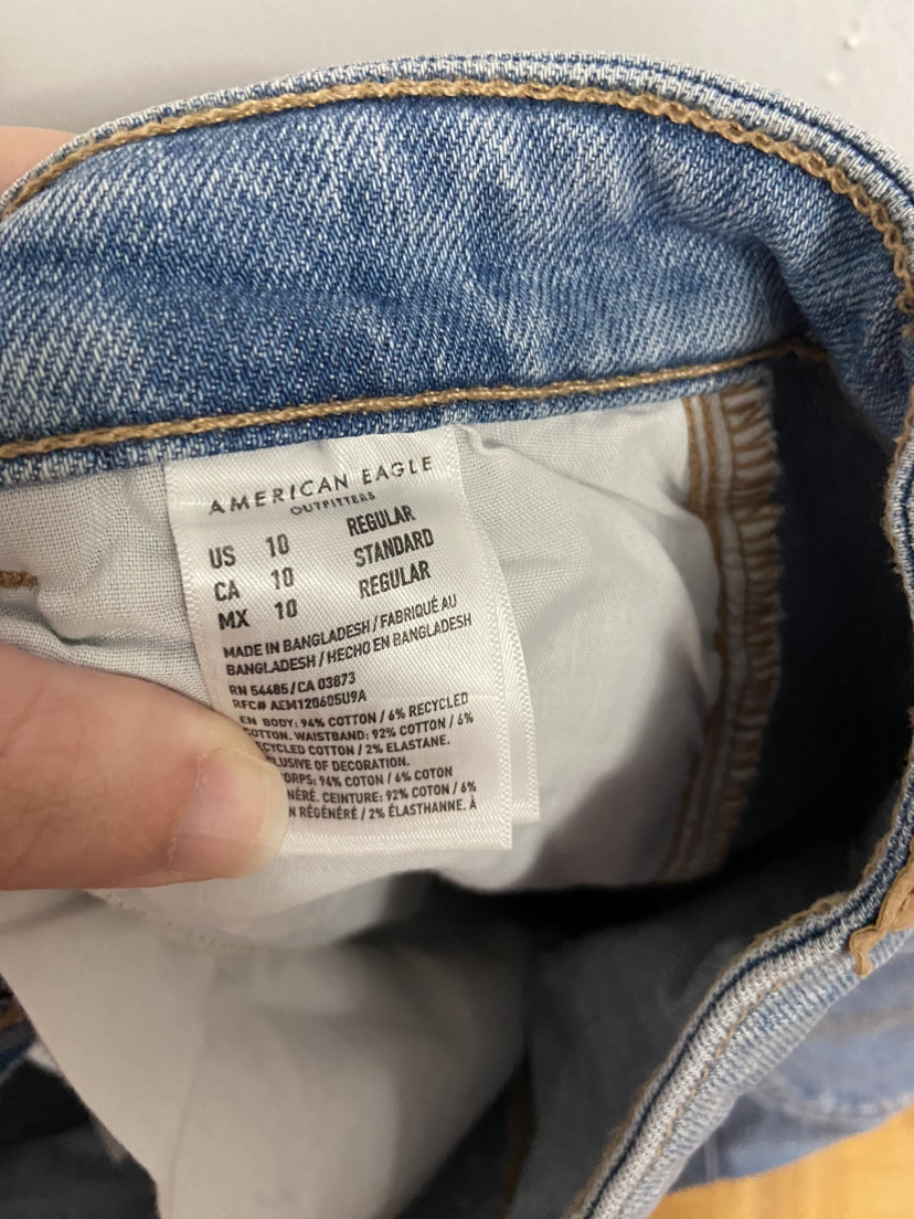 American Eagle Cargo Style Jeans - Size 10 image indicator(5)