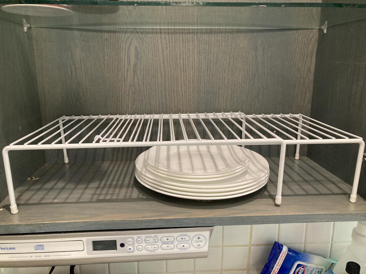 Expandable shelving (Dishes not included) thumbnail